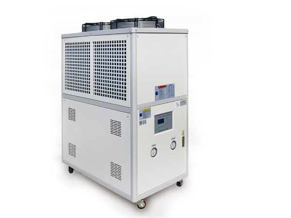風冷式冷水機.jpg
